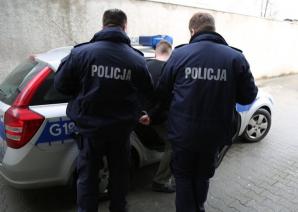 Policjanci zatrzymali dwóch 18-latków, którzy wczoraj strzelali do tramwajów w Krakowie