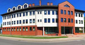 [VIDEO] Poprzebijane nożem opony w samochodach młodych ludzi, pomalowany sprayem samochód nastolatki. Groźby połamania rąk, uszkodzenie twarzy nastolatka. Rutkowski wskazał sprawców, a Prokuratura Rejonowa w Żyrardowie bezradna!