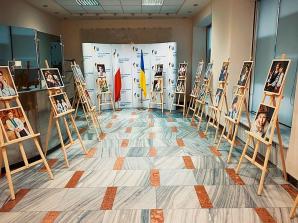 Z okazji Dnia Obrońców Ukrainy w Ambasadzie w Warszawie odbyła się prezentacja projektu ETNO Photo Session PL/UA