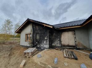 [VIDEO] Rutkowski: 5 tysięcy euro nagrody za wskazanie zleceniodawcy podpalenia domu budowanego pod Choszcznem przez rodzinę Błoch!