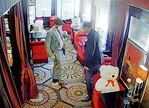 [VIDEO] How to sell a million for half a million? Krzysztof Rutkowski is looking for members of an international criminal group. They could be French citizens of Armenian origin