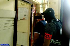 [VIDEO] Zatrzymany posiadał sfałszowane legitymacje różnych międzynarodowych służb