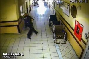 [VIDEO] Dziesięciomiesięczny chłopczyk nie mógł złapać oddechu. Policyjny bieg po życie dziecka