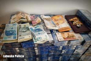 [VIDEO] Skarb państwa mógł stracić nawet ćwierć miliona złotych. Nielegalne papierosy zabezpieczone, podejrzany zatrzymany