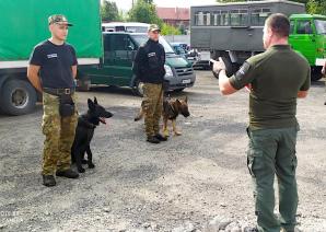 Zakończenie pierwszej edycji kursów doskonalących instruktorów–selekcjonerów psów specjalnych oraz psów patrolowo–obronnych i tropiących realizowanego w ramach Funduszy Norweskich przy udziale obserwatorów z Litwy i Ukrainy. 