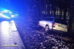 Mając ponad 3 promile obywatel Ukrainy rozbił samochód. Jazda pijanego kierowcy mogła skończyć się tragicznie