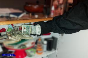 [VIDEO] Gigantyczne ilości podrobionych i przemyconych leków przejęte przez CBŚP