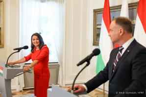 [VIDEO] O ropie, dywersyfikacji dostaw gazu i zakończeniu wojny na Ukrainie. Rozmowy Prezydenta RP z Prezydent Węgier