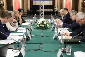 Wicepremier prof. Piotr Gliński wziął udział w spotkaniu ministrów kultury we Lwowie. W wydarzeniu wzięli udział ministrowie kultury: Polski, Czech, Estonii, Litwy, Łotwy, Mołdawii, Rumunii, Słowacji, Ukrainy i Węgier