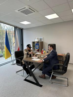 [VIDEO] Odznaczenie polsko-ukraińskiej przyjaźni i podziękowanie za wszechstronne wsparcie Ukrainy w czasie rosyjskiej agresji zbrojnej dla Krzysztofa Rutkowskiego od Konsula Generalnego Ukrainy Oleha Kutsa!