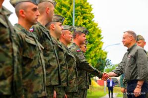 [VIDEO] Prezydent z wizytą w 34. Chojnickim Batalionie Radiotechnicznym