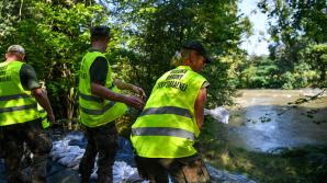 [VIDEO] Już ponad 5,5 tysiąca żołnierzy wspiera poszkodowanych i pomaga w odbudowie obszarów dotkniętych skutkami powodzi