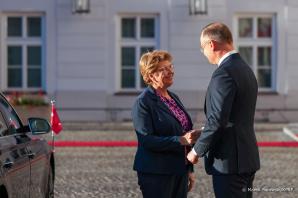 [VIDEO] O współpracy w czasie wojny na Ukrainie prezydenci Polski i Szwajcarii w Warszawie 