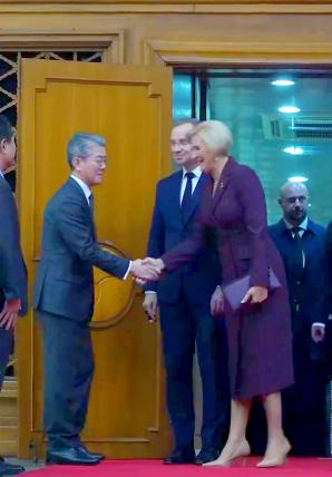 [VIDEO] Prezydent z Małżonką rozpoczęli wizytę w Republice Korei