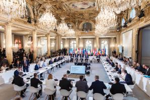 [VIDEO] Europa zjednoczona wokół bezpieczeństwa. Spotkanie w Paryżu 30 zachodnich przywódców dotyczącym pokoju i bezpieczeństwa Ukrainy