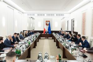 [VIDEO] Premier do opozycji ws. SAFE: Takiej zdrady interesów narodowych nikt wam nigdy nie wybaczy