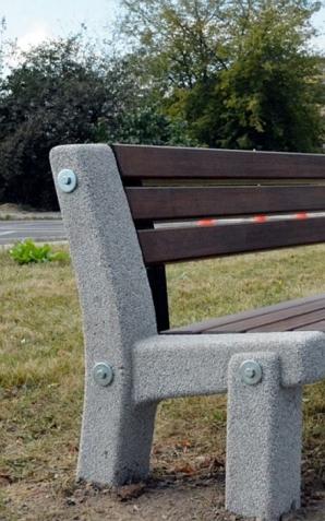 Warszawa: Więcej miejskich mebli