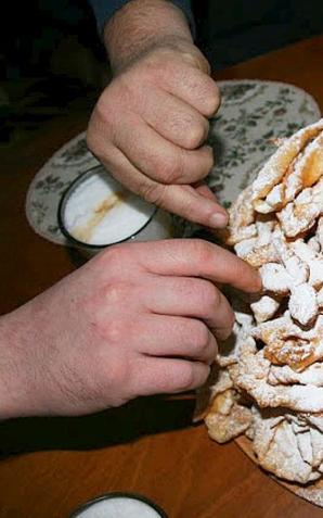 Kruche faworki elementem ostatnich dni Karnawału!