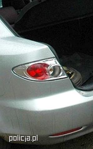 Kamienna Góra: Zadzwonił z bagażnika i powiedział, że nie wie gdzie go wiozą