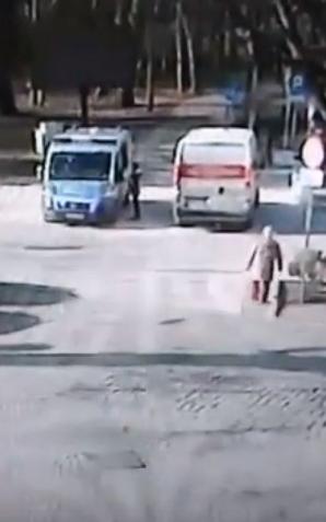 [VIDEO] Dzięki szybkiej reakcji chłopca policjanci uratowali nieprzytomnego mężczyznę