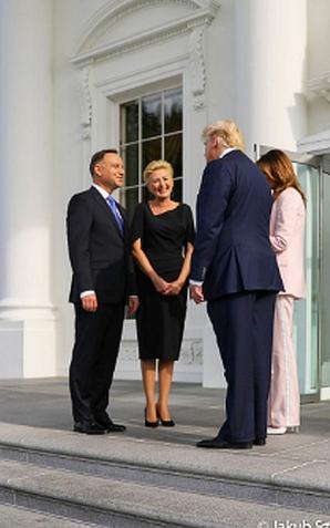 O wspólnej obronności, gospodarce i wizach. Para Prezydencka w Waszyngtonie