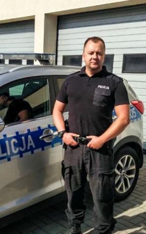 Szybka reakcja, profesjonalny ratunek. Policjant z Witnicy pomógł tonącej nastolatce