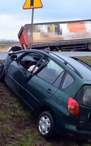 Tragiczny wypadek w powiecie polkowickim - policjanci apelują o ostrożność i rozwagę