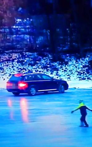 [VIDEO] Jazda samochodem na zamarzniętej rzece to niebezpieczeństwo mogące doprowadzić do tragedii