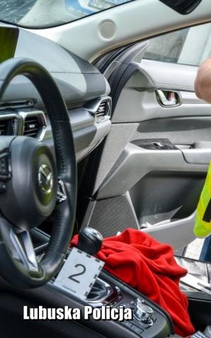 [VIDEO] 44-latek uciekał skradzioną z niemiec Mazdą. Po pościgu zatrzymany przez policjantów