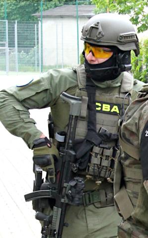 Łapówki za skierowania na misje zagraniczne do Kosowa. 8 osób zatrzymanych