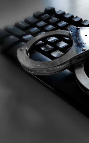 Phishing- Vinted, OLX, fałszywe sms-y, emocjonalne artykuły na Facebook, szkodliwe oprogramowanie. Jak zminimalizować ryzyko w sieci