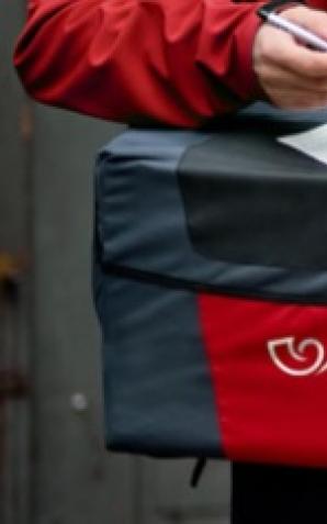 Listonosz nie tylko doręczał. Asygnował oraz odpalał też