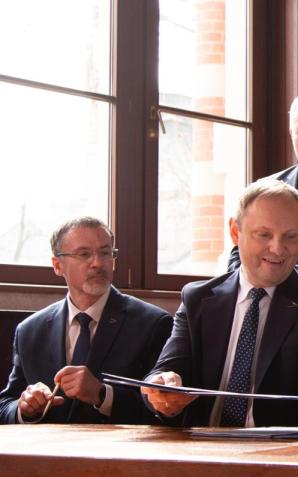 Podpisano porozumienie w zakresie budowy badawczego reaktora modułowego MMR czwartej generacji w Policach