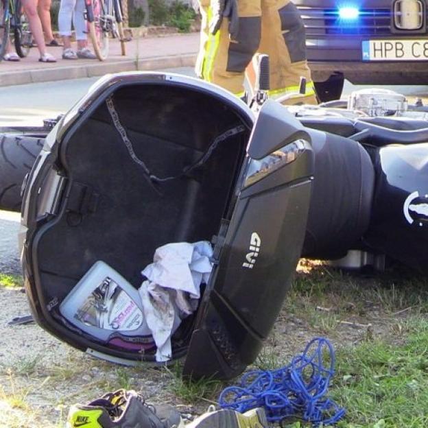 Nietrzeźwy motocyklista bez uprawnień uderzył w słup energetyczny. Piłeś alkohol - nie wsiadaj za kierownicę!