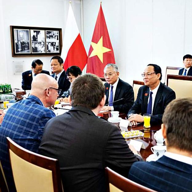Wiceprzewodniczący Zgromadzenia Narodowego Wietnamu Tran Quang Phuong w Senacie