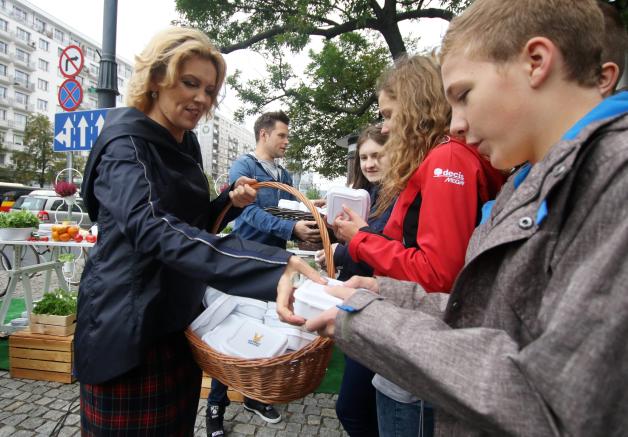 Gwiazdy promują drugie śniadanie na ulicach Warszawy!