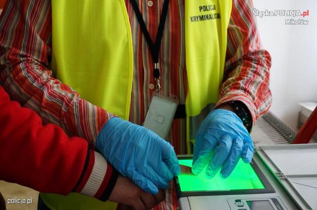 Oszukiwali firmy w całym kraju. Pobierali zaliczki i znikali