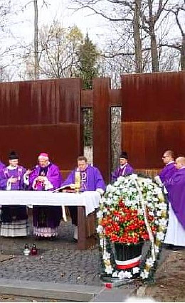 Uroczystości Wszystkich Świętych i Dzień Zaduszny na polskich cmentarzach na Ukrainie