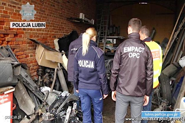 [VIDEO] Uderzenie w przestępczość samochodową. Zidentyfikowano o najmniej 13 pojazdów utraconych na terenie Niemiec