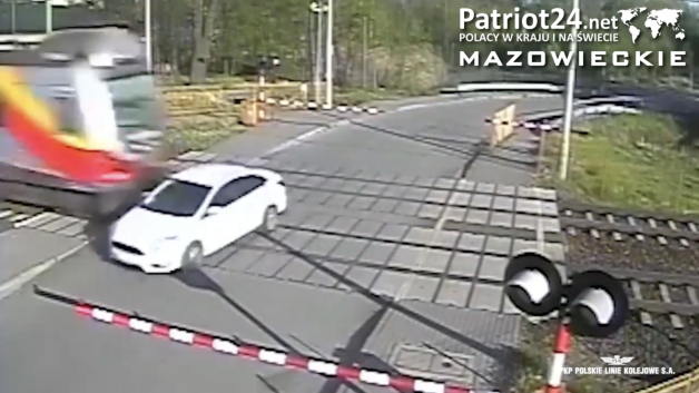 [VIDEO] Radziwiłłów: Wypadek na przejeździe kolejowo-drogowym