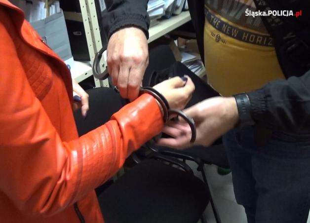 [VIDEO] Była prezes banku zatrzymana za wyrządzenie szkody na ponad 22 miliony złotych