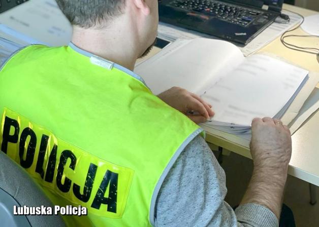 [VIDEO] Oszukiwali ludzi „na apartamenty”. Grupa oszustów rozbita przez lubuskich policjantów zwalczających cyberprzestępczość