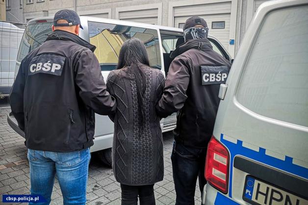 [VIDEO] Pracownice Go Go zrobiły klientów na 7 mln. Kolejne aresztowania