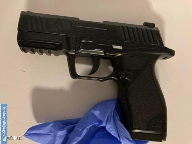 15- miesięczne dziecko, matka, agresor, narkotyki i wiatrówka. Groźny koktajl z Lubina