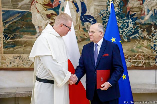 Minister Rau wręczył Nagrodę Pro Dignitate Humana za 2022 r.