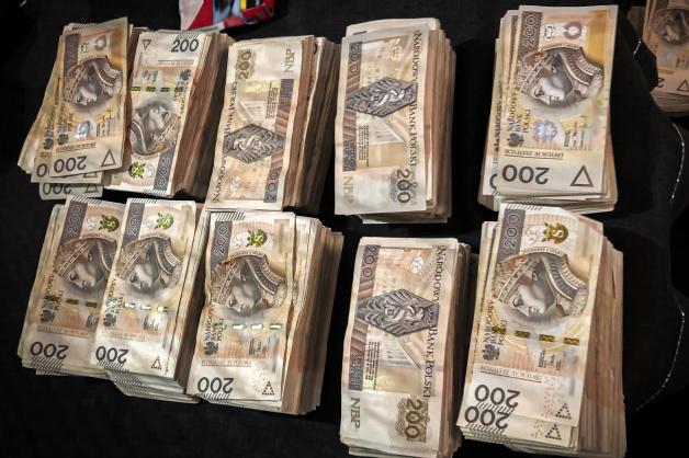 Kolejne uderzenie Zachodniopomorskiego pionu PZ PK w zorganizowaną grupę przestępczą, dokonującą oszustw podatkowych